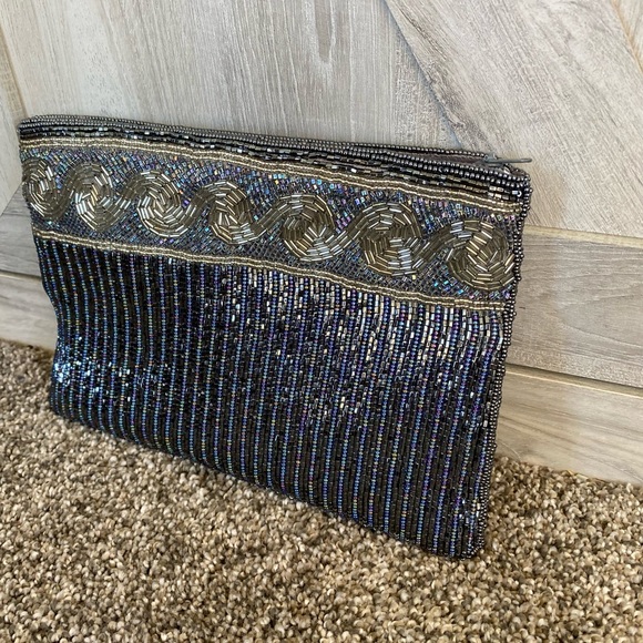 Vintage and stunning, La Regale hand beaded hand bag/clutch Blue Silver - Picture 4 of 9